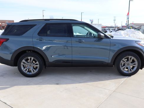 New 2026 Ford Explorer Active w/ Active Comfort Package image 4