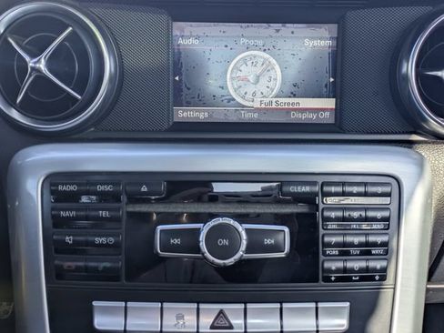 Used 2014 Mercedes-Benz SLK 250 image 16