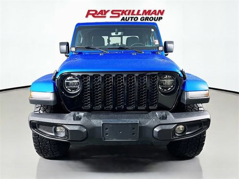 Used 2021 Jeep Gladiator Willys image 2