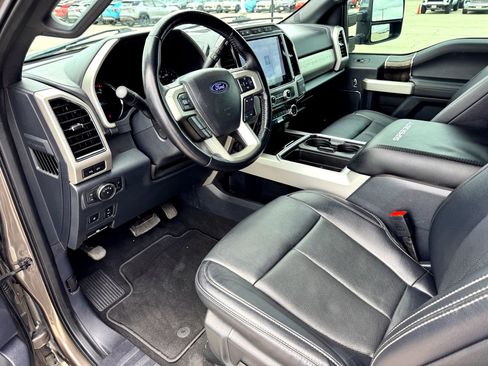 Used 2022 Ford F250 Lariat w/ Lariat Ultimate Package AWD/4WD image 11