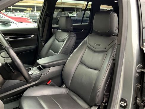 Used 2024 Cadillac XT6 Premium Luxury FWD image 11