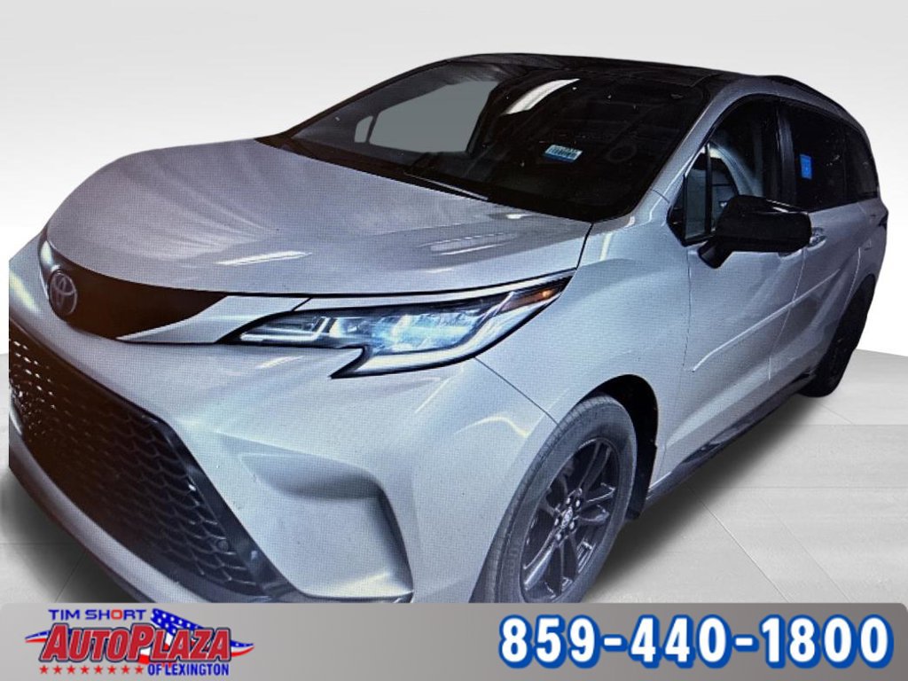 Used 2023 Toyota Sienna XSE AWD/4WD image 1