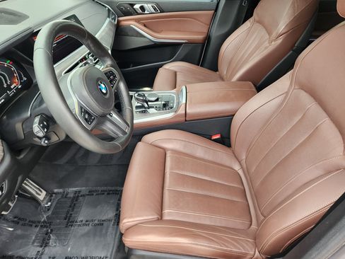 Used 2020 BMW X5 M50i w/ Premium Package image 12