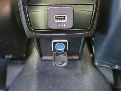 Certified 2025 Jeep Compass Limited image 28