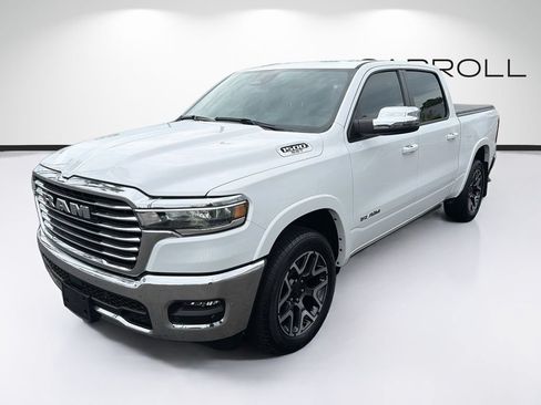 Used 2025 RAM 1500 Laramie AWD/4WD image 7