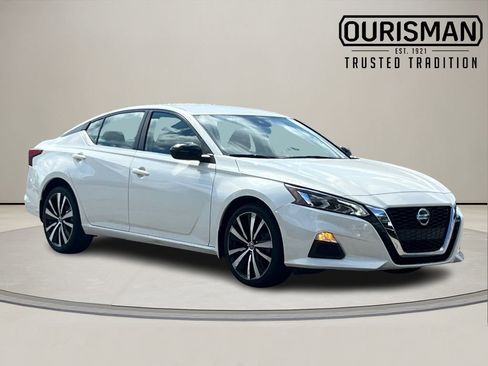 Used 2022 Nissan Altima 2.5 SR image 1