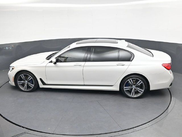 Used 2019 BMW 750i xDrive w/ Executive Package AWD/4WD image 29