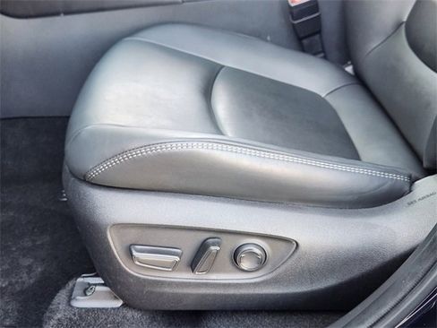 Used 2024 Toyota RAV4 XLE Premium image 19