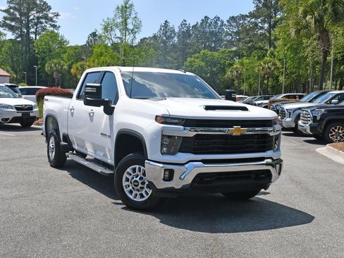 Used 2025 Chevrolet Silverado 2500 LT w/ Convenience Package AWD/4WD image 6