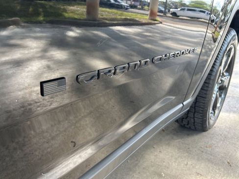 Used 2023 Jeep Grand Cherokee L Altitude image 18