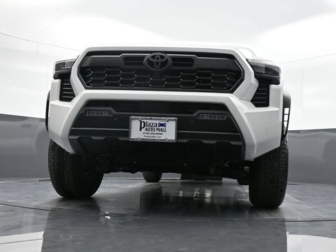 Certified 2024 Toyota Tacoma TRD Off-Road w/ TRD Off Road Premium Package AWD/4WD image 25