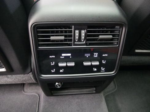 Certified 2026 Porsche Cayenne Coupe image 28