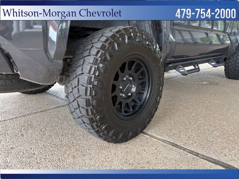 Used 2025 Toyota Tacoma SR5 AWD/4WD image 33