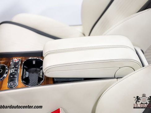 Used 2018 Bentley Continental GT image 25