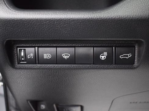Used 2021 Toyota RAV4 XLE Premium AWD/4WD image 17