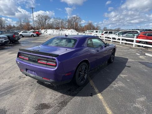 Used 2019 Dodge Challenger SXT w/ Driver Convenience Group image 3