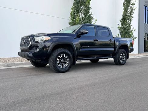 Used 2019 Toyota Tacoma TRD Off-Road AWD/4WD image 12