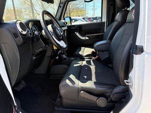 Used 2012 Jeep Wrangler Sahara image 14