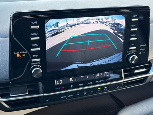 Used 2023 Toyota Sienna XLE image 22