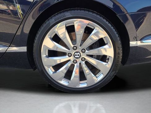 Used 2021 Bentley Flying Spur V8 image 12