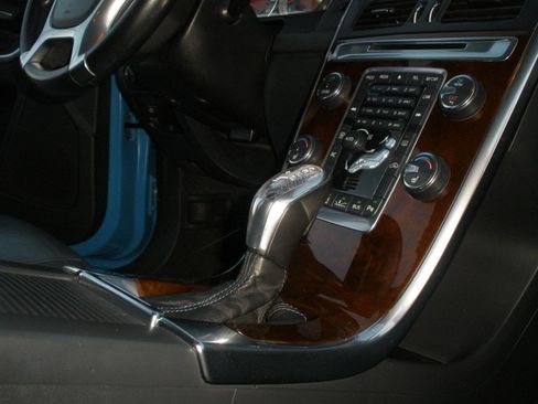 Used 2013 Volvo XC60 T6 image 25