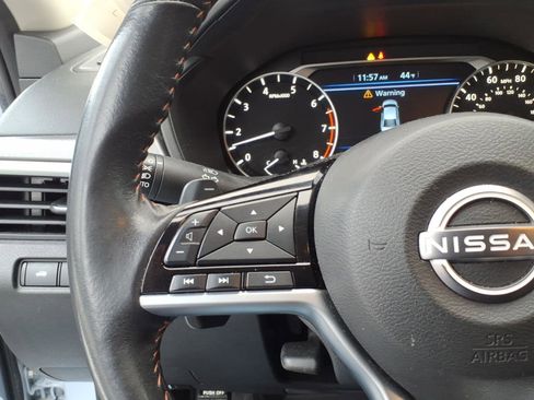 Used 2023 Nissan Altima 2.5 SR FWD image 8