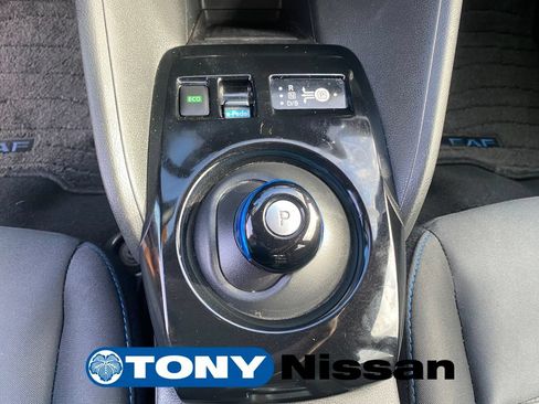 Used 2018 Nissan Leaf SV FWD image 35