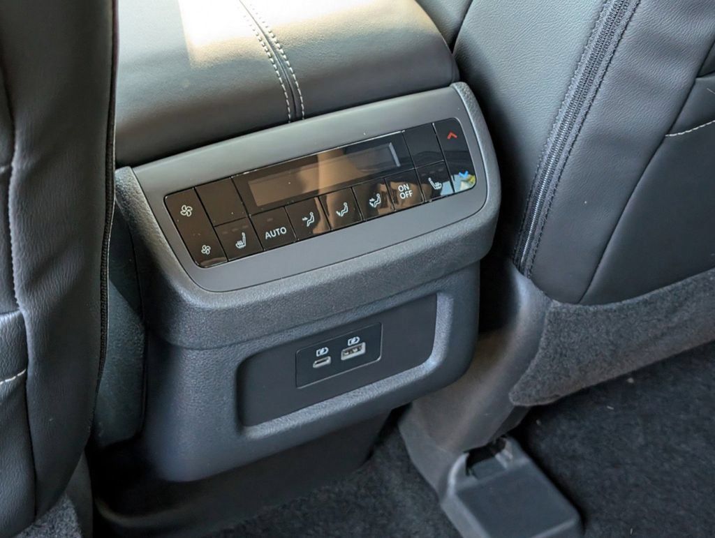 Certified 2025 Nissan Pathfinder SL w/ SL Premium Package FWD image 16