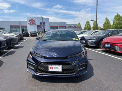 Certified 2022 Toyota Corolla SE w/ SE Premium Package FWD image 2