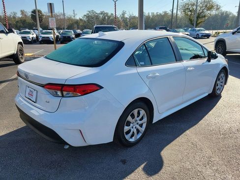 Used 2023 Toyota Corolla LE image 3