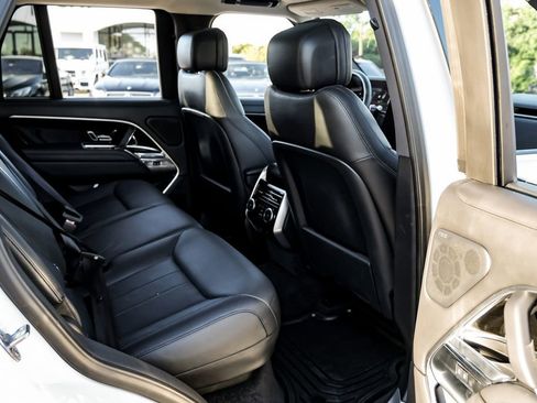 Used 2022 Land Rover Range Rover SE image 33