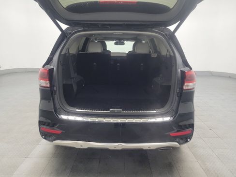 Used 2018 Kia Sorento SX image 29