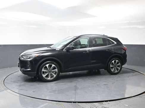 Used 2024 Ford Escape Platinum AWD/4WD image 10