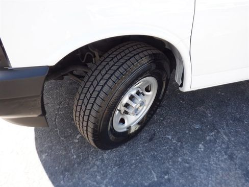 Used 2023 Chevrolet Express 2500 w/ Driver Convenience Package image 18