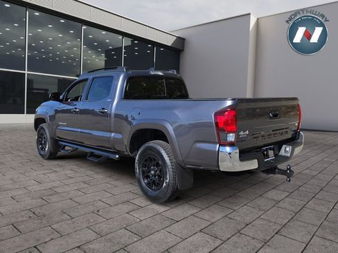 Used 2022 Toyota Tacoma SR5 AWD/4WD image 3