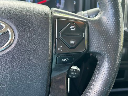 Used 2019 Toyota 4Runner TRD Off-Road Premium AWD/4WD image 33