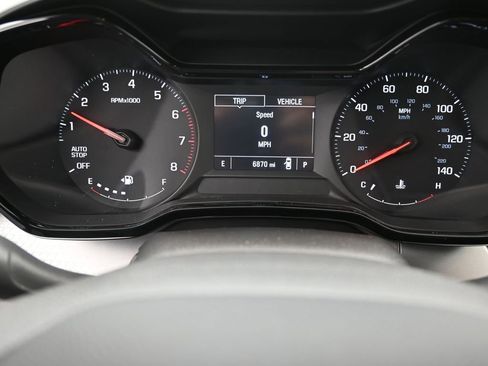 Used 2025 Chevrolet Trax LS image 11