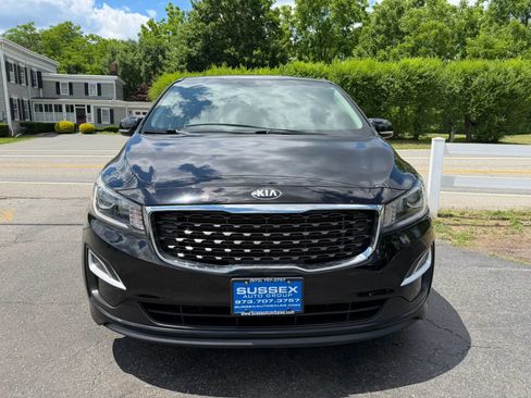 Used 2019 Kia Sedona LX FWD image 2