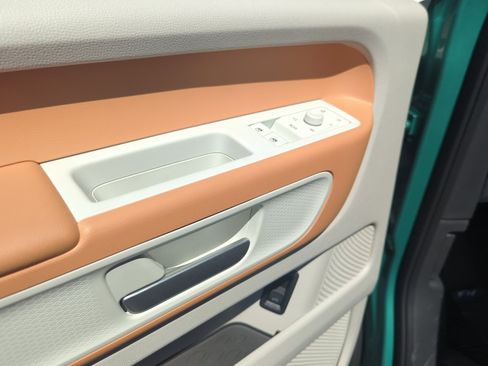 New 2025 Volkswagen ID. Buzz 1st Edition image 13