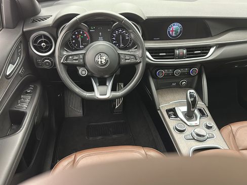 Used 2023 Alfa Romeo Stelvio Ti AWD/4WD image 10