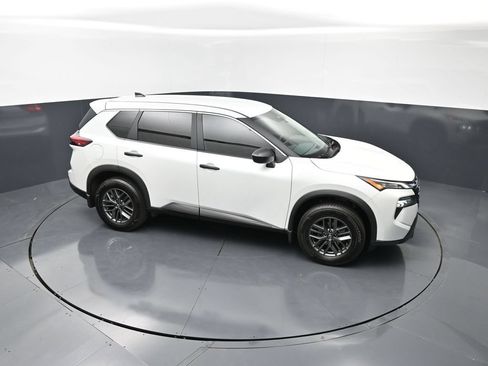 Certified 2025 Nissan Rogue S FWD image 19
