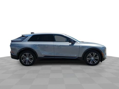 Certified 2024 Cadillac Lyriq Luxury RWD image 10