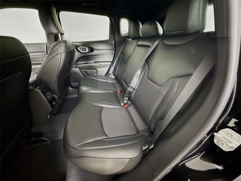 New 2026 Jeep Compass Latitude image 23