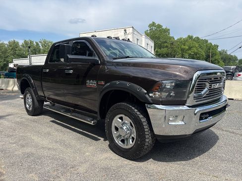 Used 2017 RAM 2500 SLT w/ Snow Chief Group AWD/4WD image 8