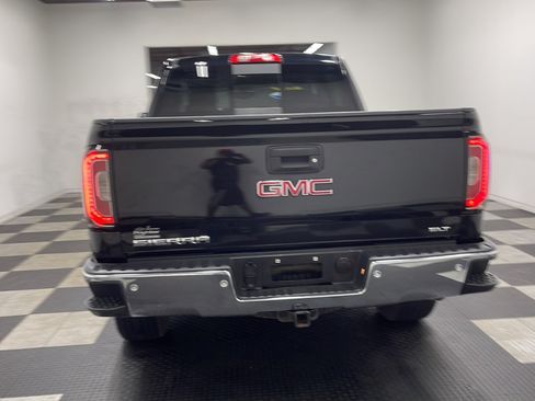 Used 2018 GMC Sierra 1500 SLT w/ SLT Premium Package AWD/4WD image 16