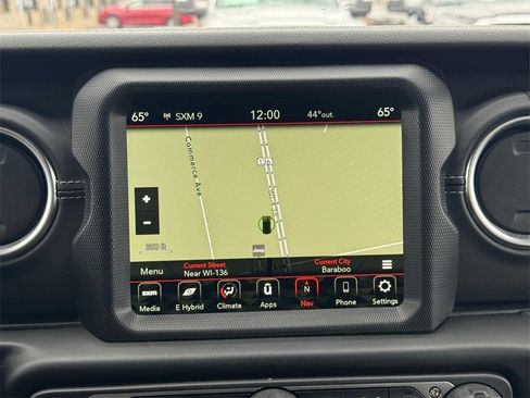 Used 2022 Jeep Wrangler Unlimited Sahara w/ Cold Weather Group image 15