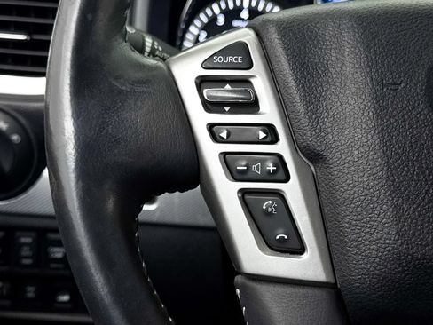Used 2017 Nissan Titan PRO-4X AWD/4WD image 23