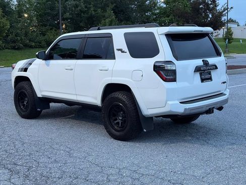 Used 2019 Toyota 4Runner TRD Off-Road AWD/4WD image 6