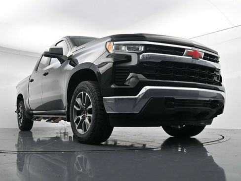 Used 2022 Chevrolet Silverado 1500 LT AWD/4WD image 32