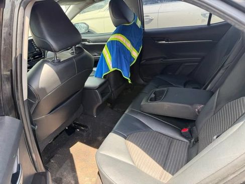 Used 2021 Toyota Camry SE FWD image 13